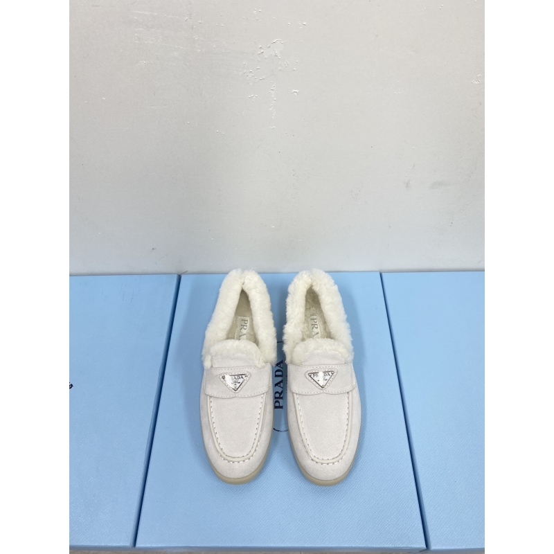 Pra*a casual shoes